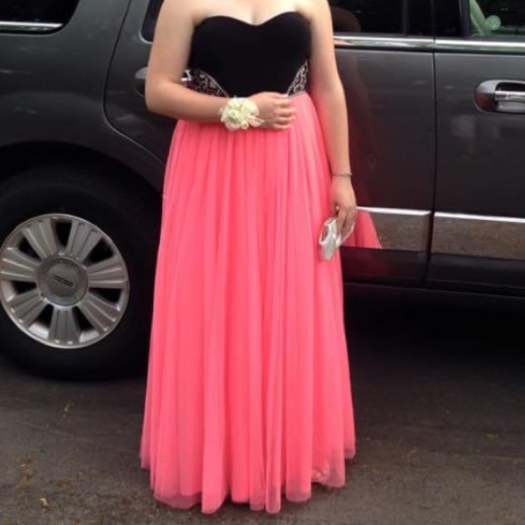 David’s Bridal (Blondie Nites) Prom Dress - Picture 3 of 12